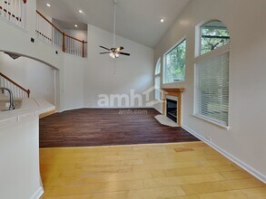 240 Sweetbrier Branch Ln in Jacksonville, FL - Building Photo - Building Photo