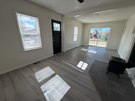 131 7th St in Dacono, CO - Building Photo