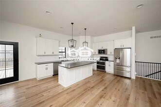 1045 Cedar St in Waukee, IA - Building Photo - Building Photo