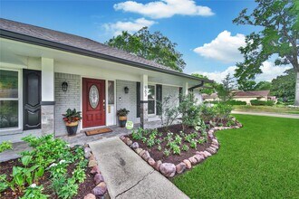 963 Thornton Rd in Houston, TX - Building Photo - Building Photo