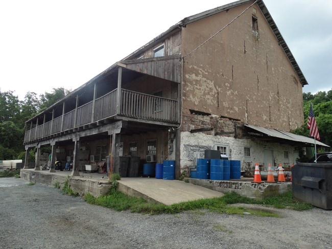 330 Shiloh Rd in Morgantown, PA - Building Photo - Building Photo