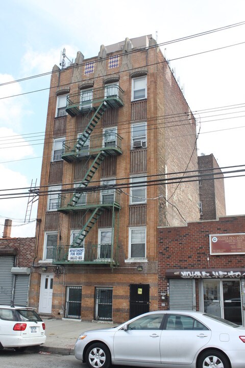 258 Soundview Ave in Bronx, NY - Building Photo