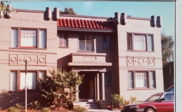 6024 Chabot Rd in Oakland, CA - Building Photo - Building Photo