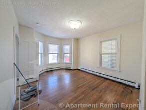 392 Washington St, Unit #2 in Somerville, MA - Building Photo - Building Photo