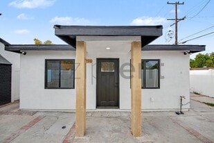 Unit B in South Gate, CA - Building Photo