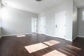 8 Hyatt Ave in Yonkers, NY - Building Photo - Building Photo