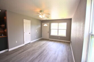 709 Elliott Ln in Knob Noster, MO - Building Photo - Building Photo