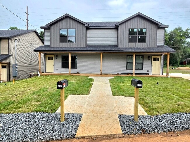 property at 3104 Commerce St