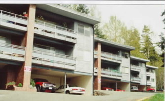 8304 NE 169th St in Redmond, WA - Building Photo