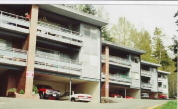 Fireside Apartments in Redmond, WA - Building Photo - Building Photo
