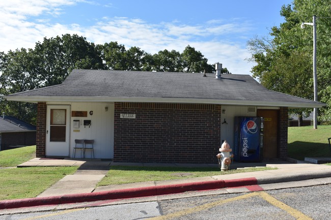 Heritage Heights Apartments in Harrison, AR - Building Photo - Building Photo