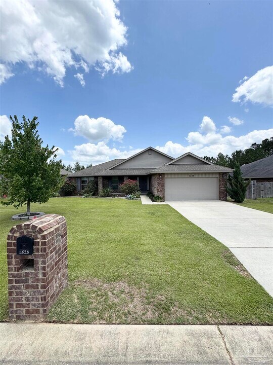 5628 Inspiration Street in Milton, FL - Building Photo