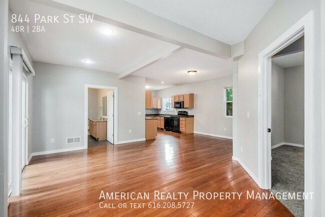 844 Park St SW in Grand Rapids, MI - Building Photo - Building Photo