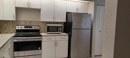 901 SW 128th Terrace in Pembroke Pines, FL - Building Photo - Building Photo