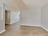 208 Cobblestone Ct photo'