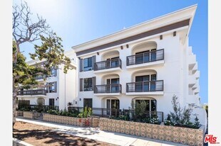 1819 Kelton Ave in Los Angeles, CA - Building Photo