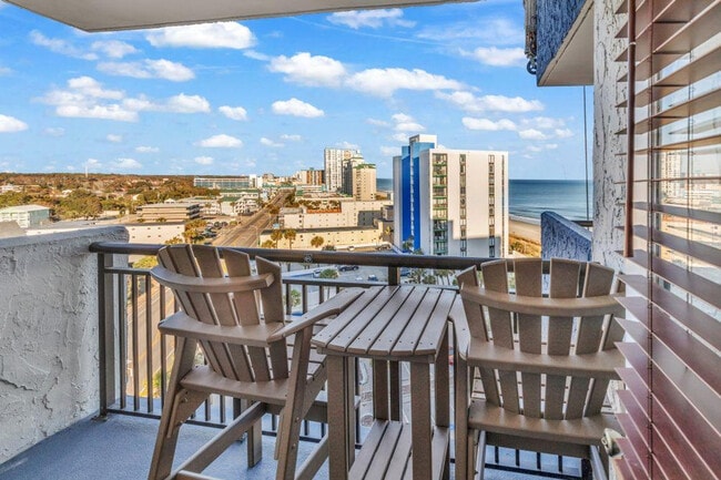 2001 S Ocean Blvd in Myrtle Beach, SC - Foto de edificio - Building Photo