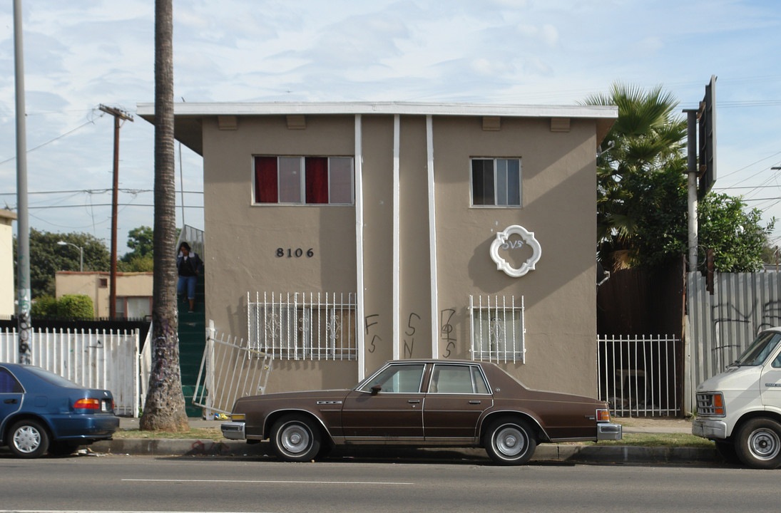 8106 Avalon Blvd in Los Angeles, CA - Building Photo