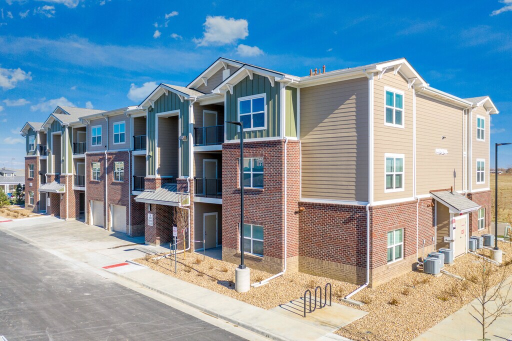 Larkridge Thornton, CO Apartments