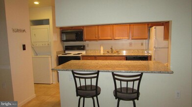 8 Marsham Ct-Unit -8 in Reisterstown, MD - Foto de edificio - Building Photo