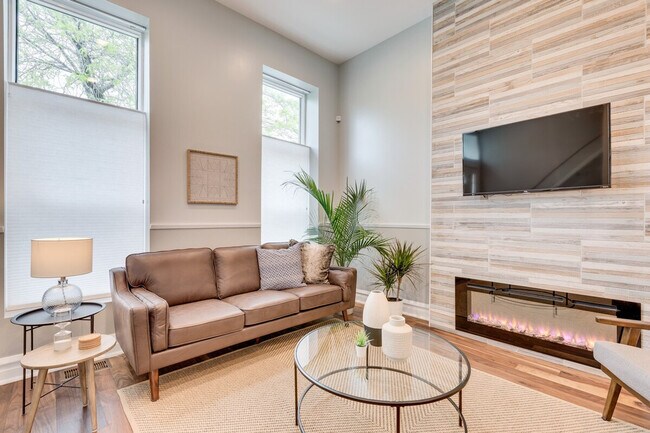 2121 W Adams St in Chicago, IL - Building Photo - Building Photo