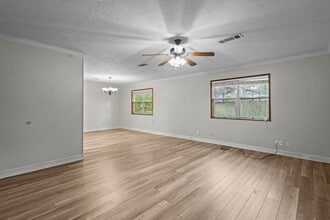 8598 Cornell Dr in Lumberton, TX - Building Photo - Building Photo