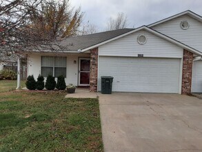 1167 N Boxley Ave in Fayetteville, AR - Building Photo - Building Photo
