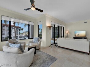 1490 5th Ave S in Naples, FL - Building Photo - Building Photo