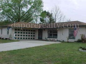 101 Anthony Dr in Sanford, FL - Building Photo