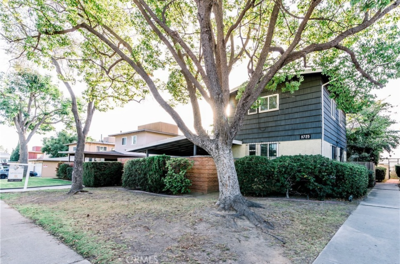 9725 Crenshaw Blvd in Inglewood, CA - Building Photo