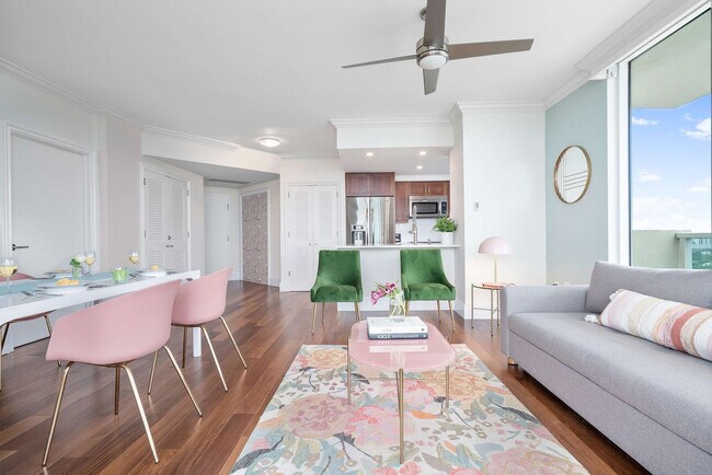 2889 McFarlane Rd in Miami, FL - Building Photo - Building Photo