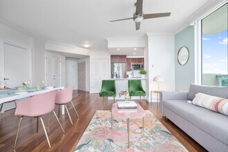 2889 McFarlane Rd in Miami, FL - Building Photo - Building Photo