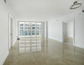 1800 N Bayshore Dr, Unit 3312 in Miami, FL - Building Photo - Building Photo