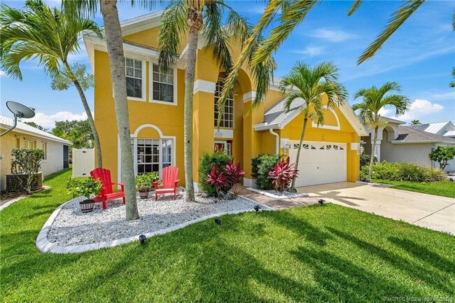 property at 728 NW Waterlily Pl