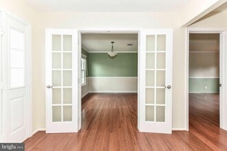10135 Forest Hill Cir in Manassas, VA - Building Photo - Building Photo