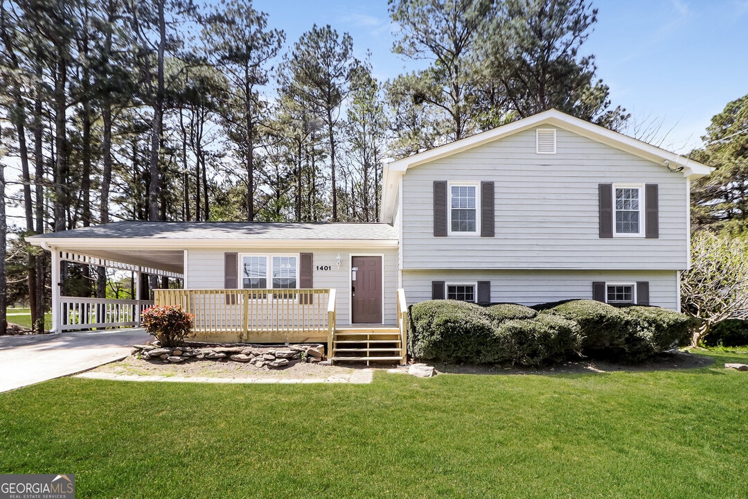 1401 Timbercrest Dr in Lawrenceville, GA - Building Photo