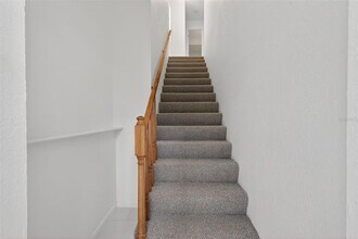 484 Santa Cruz Pl NE in St. Petersburg, FL - Building Photo - Building Photo