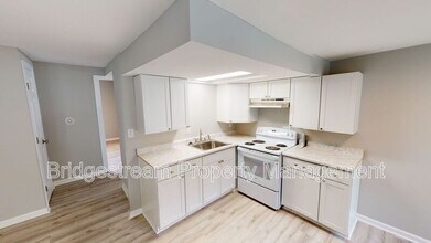 1836 Roslyn Ave in Kettering, OH - Building Photo - Building Photo
