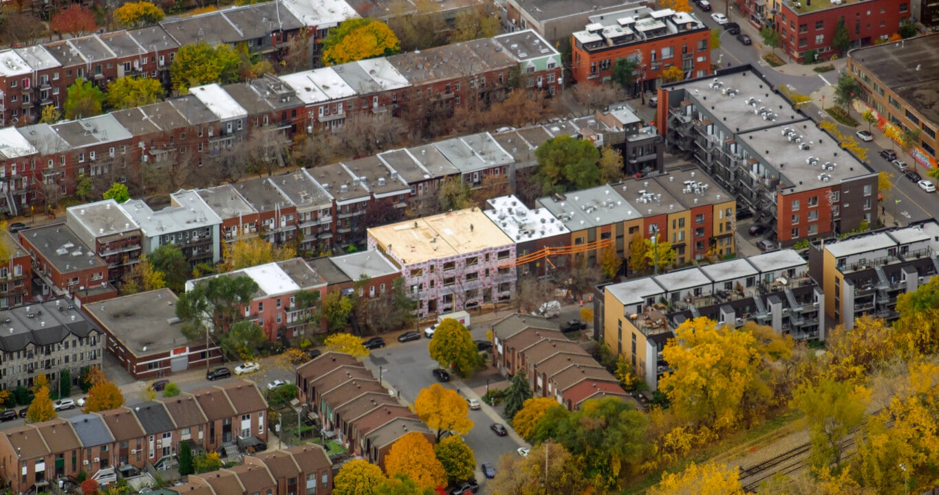 Vivaldi Phase IV in Montréal, QC - Building Photo