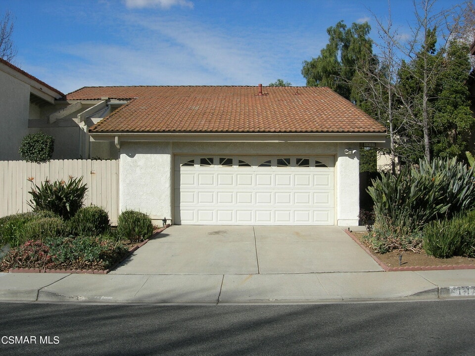 1917 Galway Ln in Thousand Oaks, CA - Building Photo