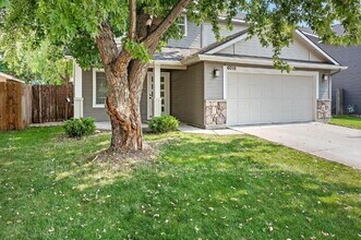 6018 N Silver Maple Ave in Meridian, ID - Building Photo - Building Photo