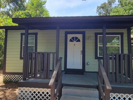 5005 Lynell St in Pensacola, FL - Building Photo