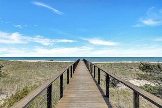 585 Dune Rd in Southampton, NY - Building Photo - Building Photo