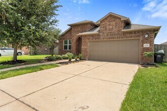 2206 Hidden Meadow Ln in Houston, TX - Building Photo - Building Photo