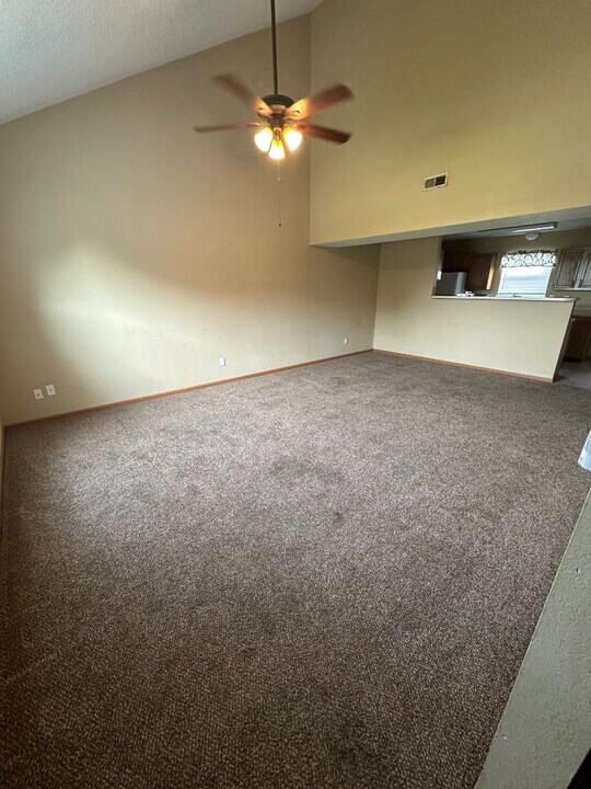 310 E Liberty Ln in Ashland, MO - Building Photo