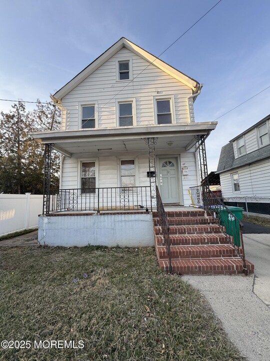 47 Fayette St in Edison, NJ - Foto de edificio