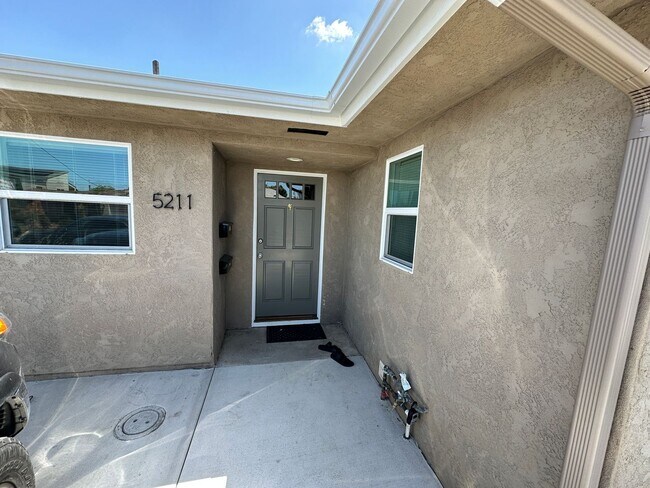 5211 Tipton St in San Diego, CA - Building Photo - Building Photo