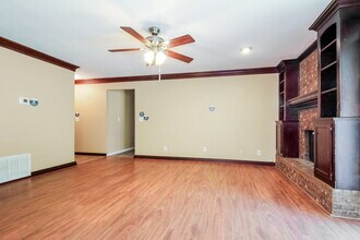 1104 Meadow Lake Dr in Noble, OK - Foto de edificio - Building Photo