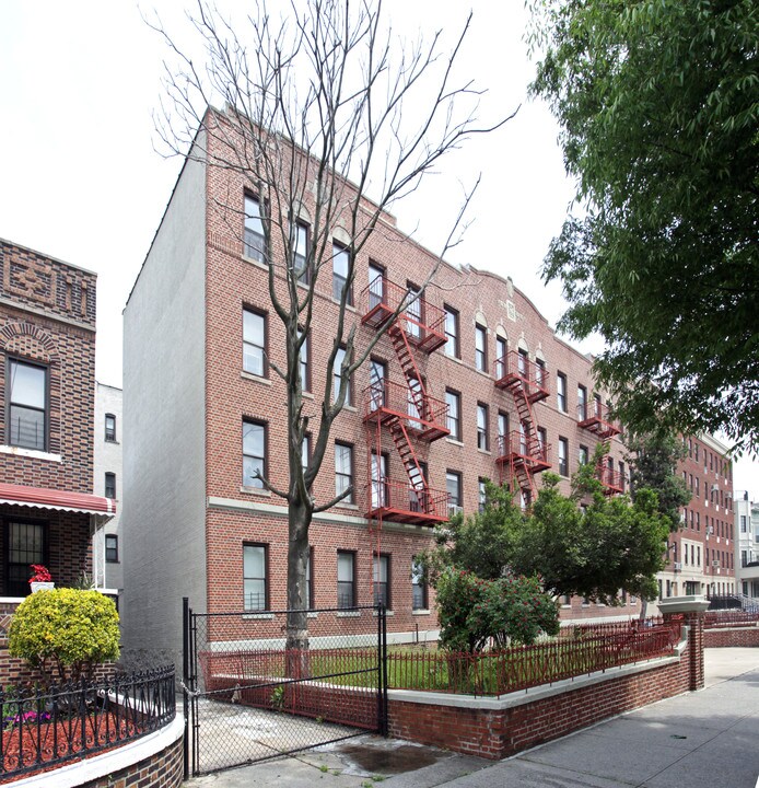 Dorothy Court in Brooklyn, NY - Building Photo