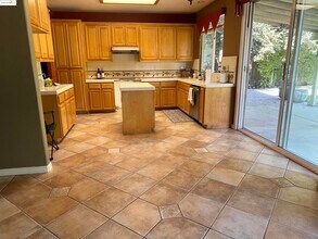 1531 Siemering Way in Stockton, CA - Building Photo - Building Photo